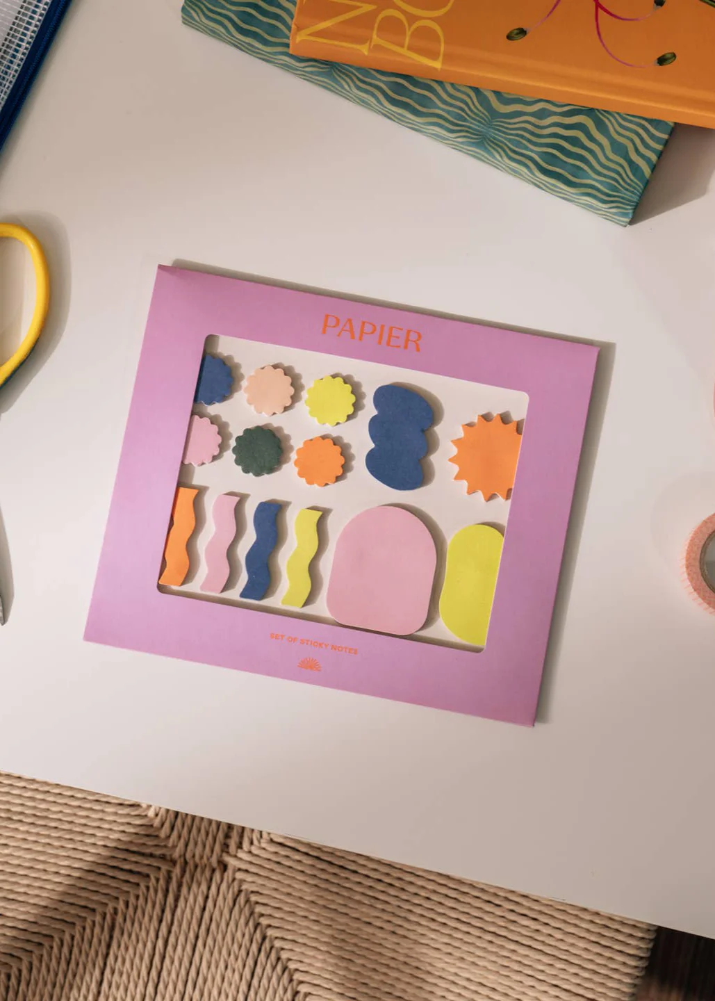Papier New August 25